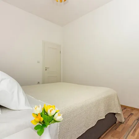 Apartman Kate Only 10 Meter From Near Split *