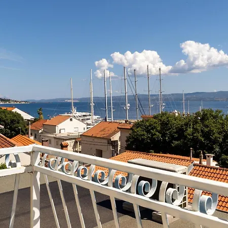 Kate Only 10 Meter From Near Split Apartman Jesenice (Split-Dalmatia)